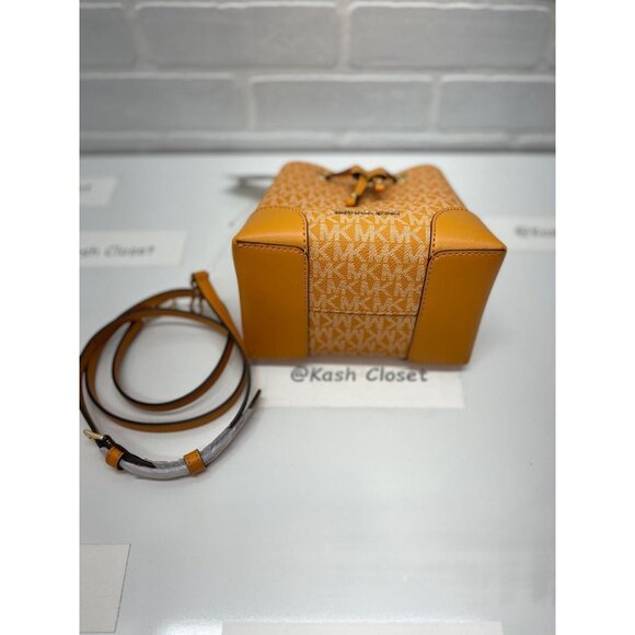 Michael Kors bucket bag mercer small drawstring messenger purse honeycomb multi - Picture 11 of 12